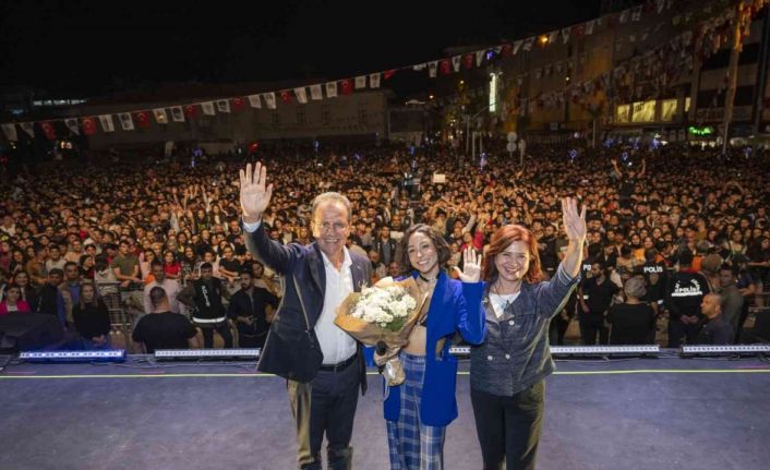 Seçer: "Barış, kardeşlik ve sevgi dolu bir dünya hayal ediyoruz"