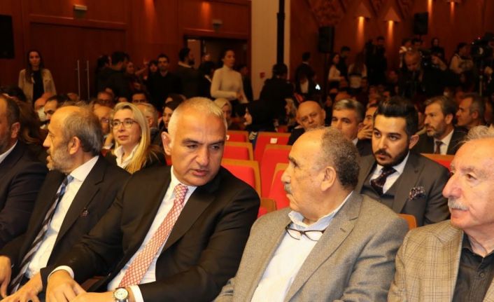 Sezai Karakoç’un hayatını anlatan “Dünya Sürgünü” belgeselinin galası yapıldı