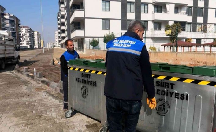 Siirt belediyesi çöp konteynerleri yenileniyor
