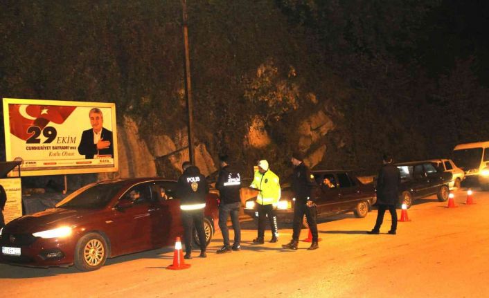 Sinop’ta uygulamada 5 aranan şahıs yakalandı