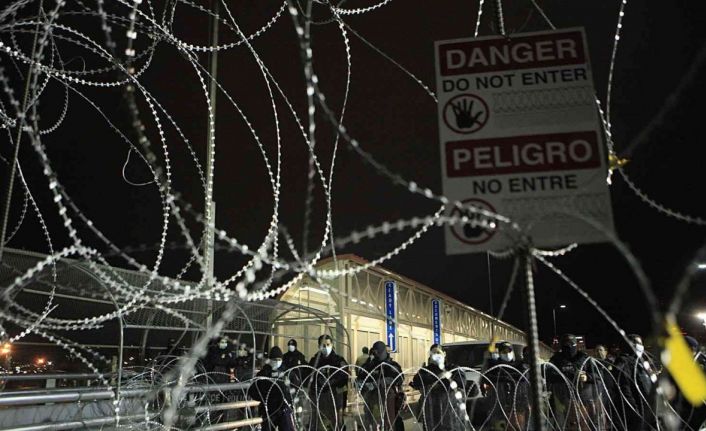 Texas göçle mücadele için Meksika sınırına M113 tipi zırhlı araç konuşlandıracak