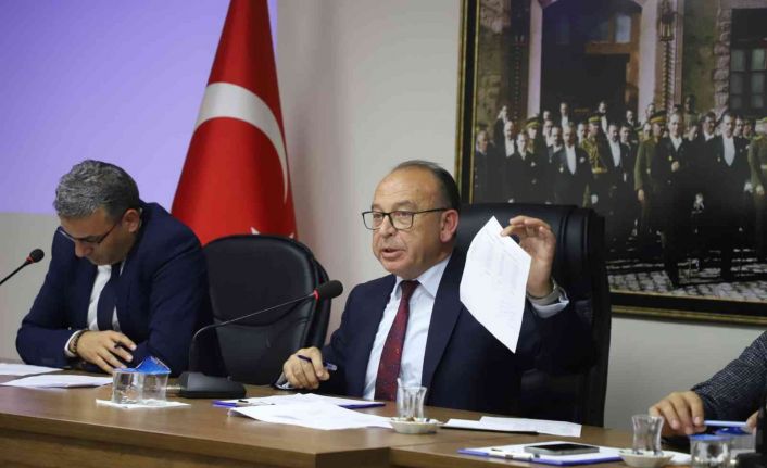 Turgutlu Belediye Meclisi’nde gergin toplantı