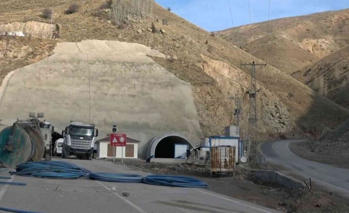 Türkiye’nin en uzun 3. tüneli kar düştüğünde tek tüpten hizmete açılacak