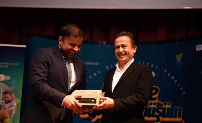 Tuzlalı anne ve babalar dijital okuryazarlığı çocuklarından öğrenecekler