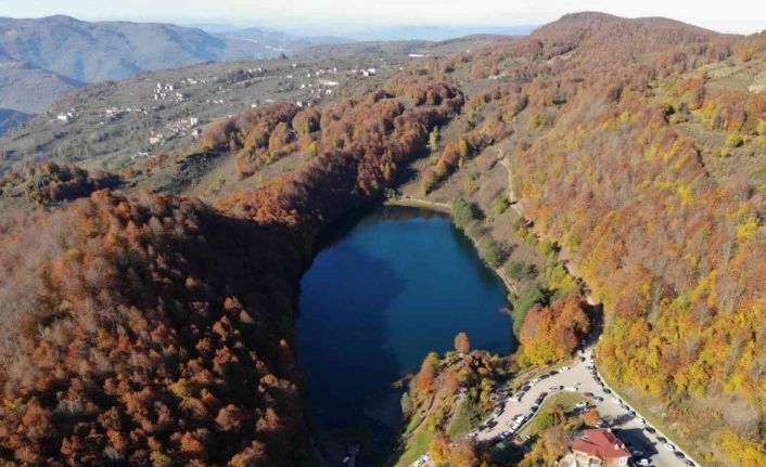 Ulugöl’de eşsiz renk cümbüşü: Günde 6 bin kişi geziyor