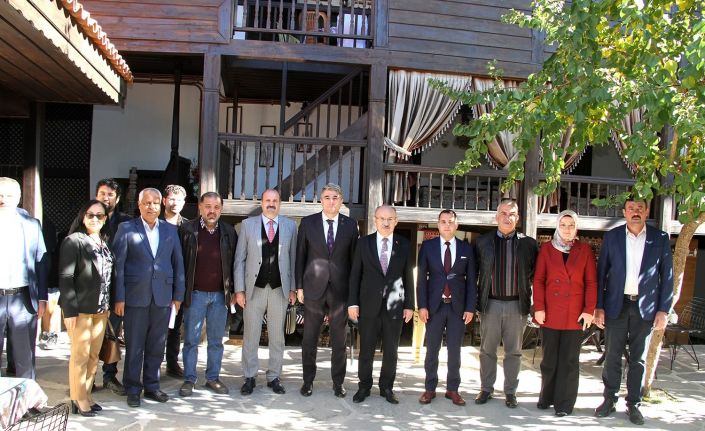 Vali Karadeniz Kula Deri İhtisas ve Karma OSB müteşebbis heyetine başkanlık etti