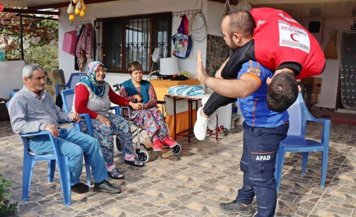 Yatağa bağımlı hastaların yakınlarına acil durum eğitimi