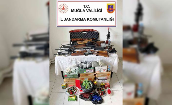 Yatağan’da cephanelik gibi eve Jandarmadan operasyon