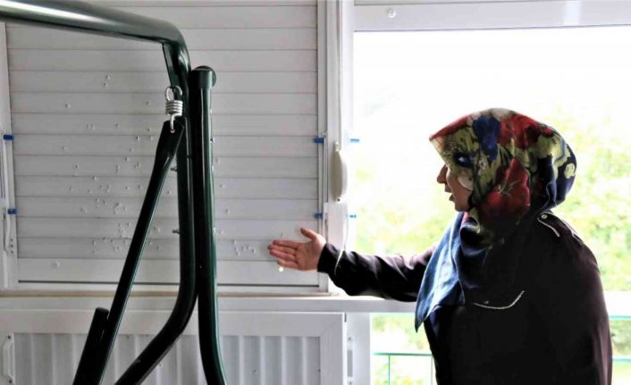 Yıkamak için balkonuna çıkan kadın, gördüğü manzara karşısında dehşete kapıldı