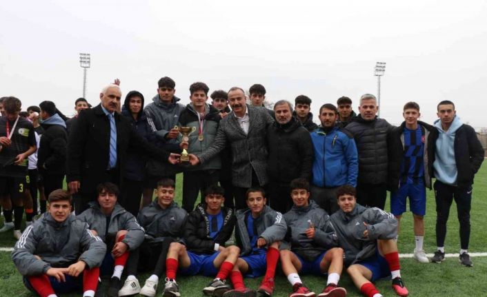 Ahmet Ayık Spor Lisesi şampiyon oldu