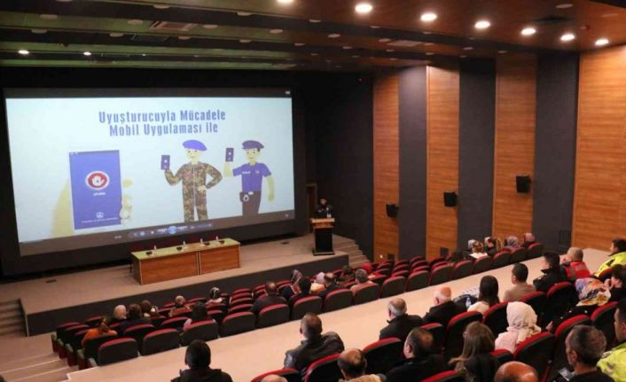 Akdağmadeni’nde madde bağımlılığı anlatıldı