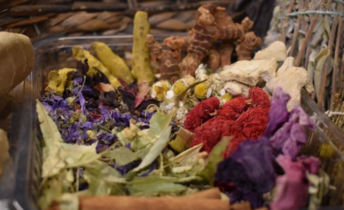 Aktarlardan soğuk algınlığına karşı “kış çayı” tavsiyesi