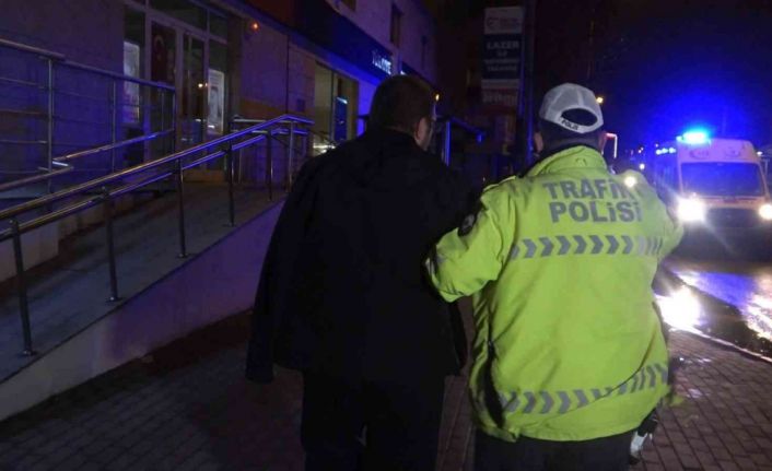 Alkollü sürücü kırık koluyla direksiyon başına geçti, kaza yapıp ortalığı birbirine kattı