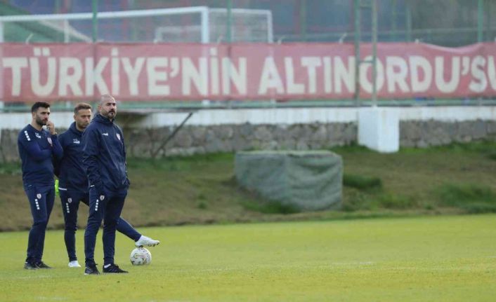 Altınordu, Gökhan Ünal ile kötü gidişe dur demek istiyor