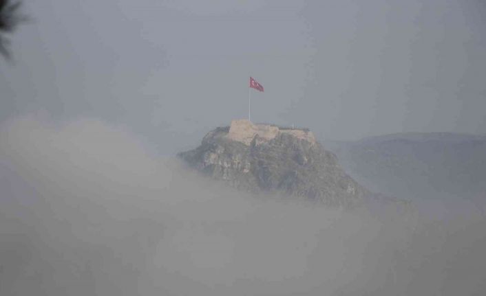 Amasya’da yoğun sis etkili oldu, kartpostallık manzara oluştu