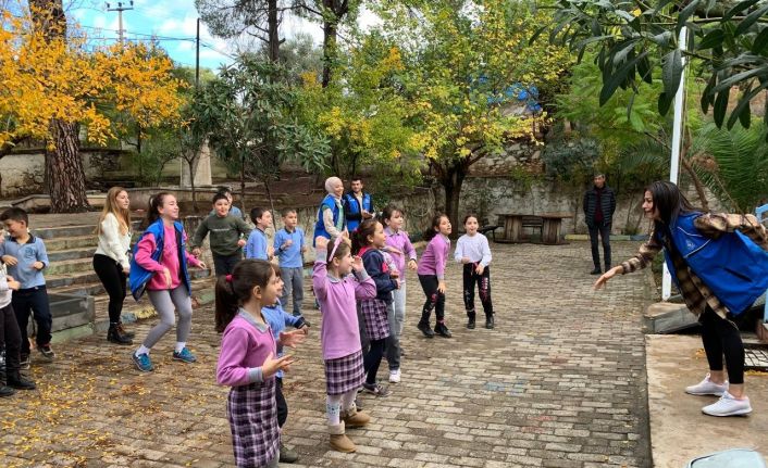 Aydın Gençlik Merkezi, çocuk ve gençlere yönelik faaliyetlerini sürdürüyor