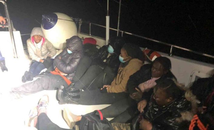 Aydın’da 16 düzensiz göçmen kurtarıldı