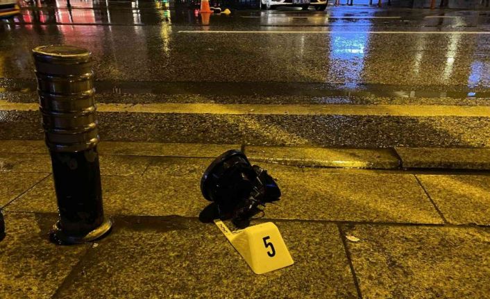 Bağdat Caddesi’nde yolun karşısına geçmek isteyen yayaya çarpan otomobil kamerada: 1 ölü