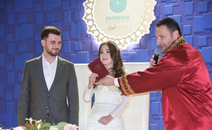 Başiskele’de bu yıl 942 çift dünya evine girdi