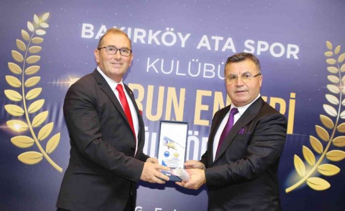 Başkan Böcek, 2022 Yılı Spor İnsanı Ödülü’ne layık görüldü