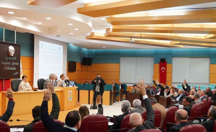 Başkan Bozdoğan: "Tarsus’un geleceği için herkesin elini taşın altına koyması gerek"