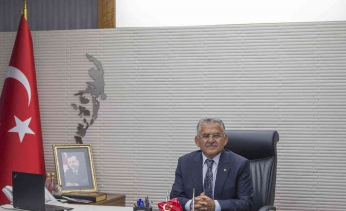 Başkan Büyükkılıç: “Kayseri 103 yıldır aynı yerde, aynı kararlılıkla vatanına ve cumhuriyetine sahip çıkıyor”