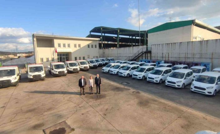 Başkan Hürriyet: "9 kamyonet ve 19 hafif ticari aracımızı teslim aldık"
