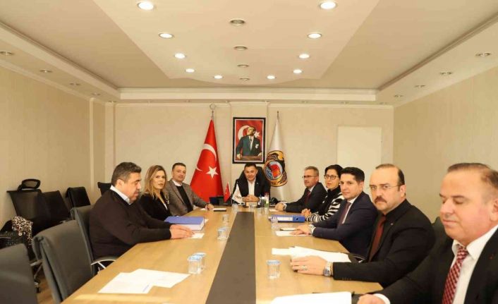 Başkan Yücel: "Rekor bütçeyle mega projeler kazandırmaya devam edeceğiz"