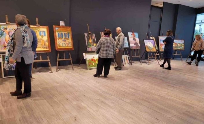 Bayraklı’nın kursiyerlerinden yıl sonu sergisi