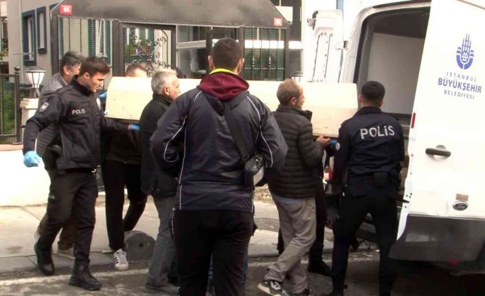 Beylikdüzü’nde acı olay: Genç sevgililer kafa kafaya verip tek kurşunla intihar etti