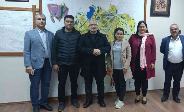 Buldukları cüzdanı zabıtaya teslim ettiler