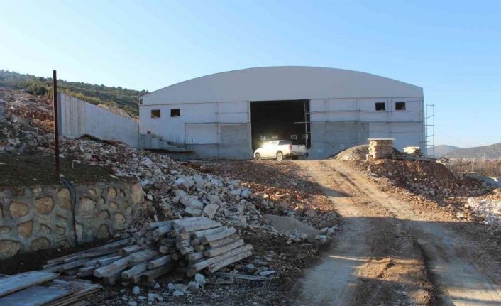 Büyükşehir’den Korkuteli Yazır’a çok amaçlı salon