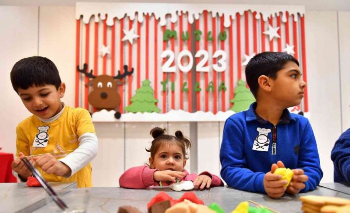 Çocuk Atölyesindeki minikler kurabiye yapmayı öğrendi