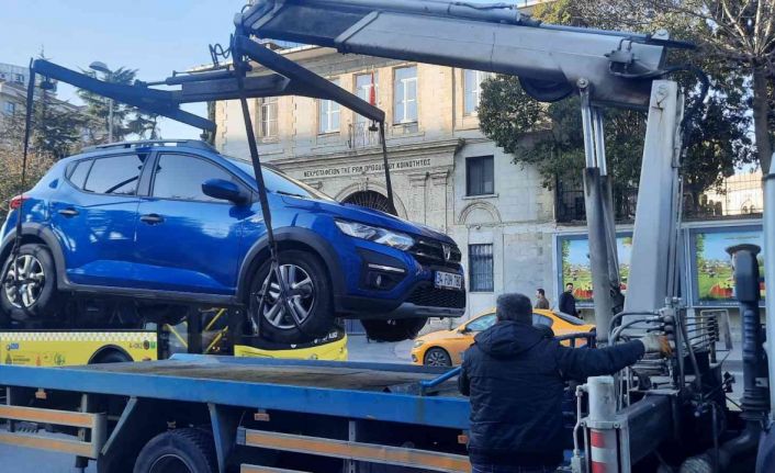 Denetime ağzında sigarayla takılan taksiciye ceza: Bir anlık dalgınlığımıza geldi