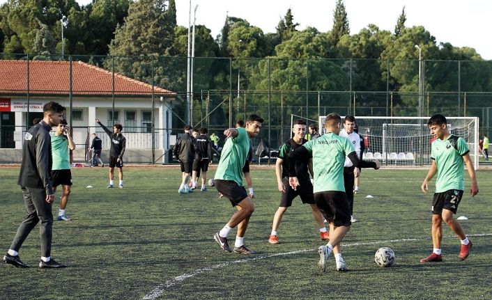 Denizlispor U19 Takımı, ilk yarıda zirveye ortak oldu