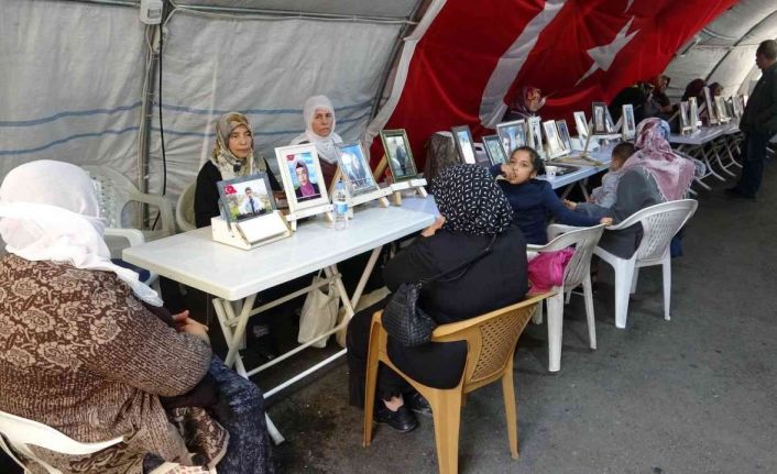 Diyarbakır annelerinin HDP’ye karşı direnişi bin 204 gündür devam ediyor