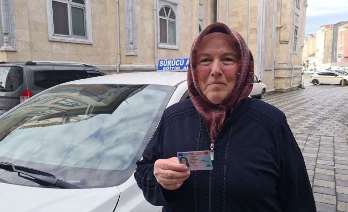 Dört çocuk, on torundan sonra bir de ehliyet sahibi oldu