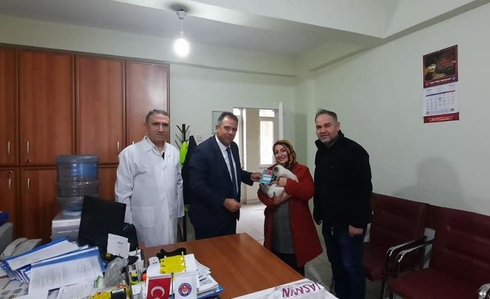 Elazığ’da ev hayvanlarının  pasaportlanması ve kuduz aşılaması sürüyor