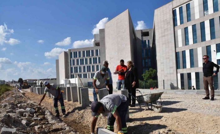 Erdem: "Ceyhan’a hizmet etmek yürek ister, o yürek de bizde var"