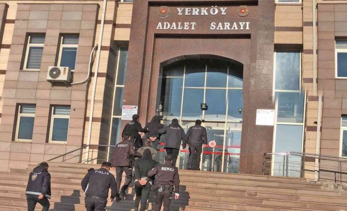 Ev fareleri polisten kaçamadı