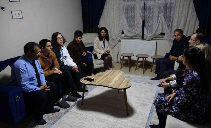 Fransa ve Romanyalı öğrenciler Vanlı ailelere misafir oldu