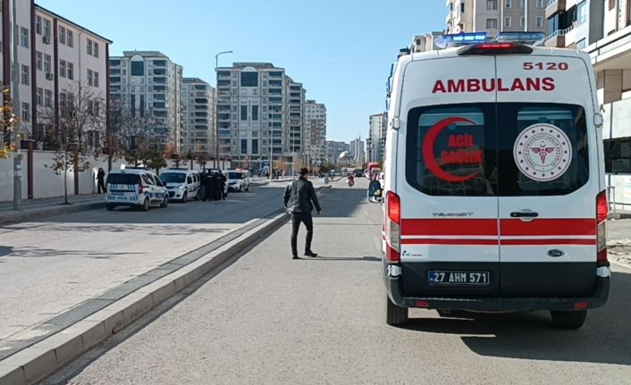 Gaziantep’te bıçaklı sopalı kavga: 4 yaralı