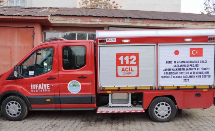 Genç Belediyesine arama kurtarma aracı hibe edildi