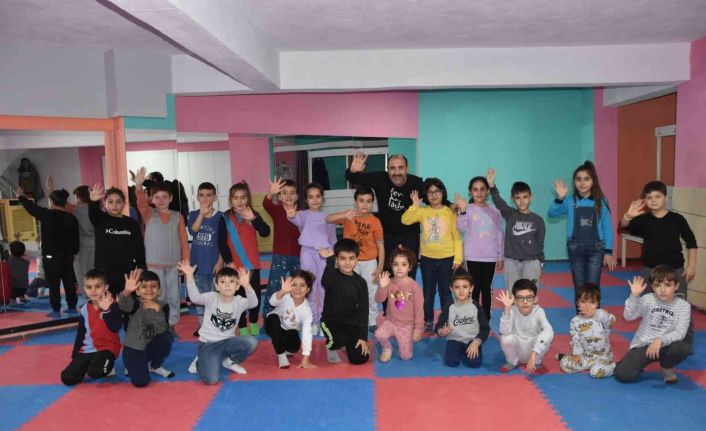 Germencik Belediyesi halk oyunları kursuna yoğun ilgi