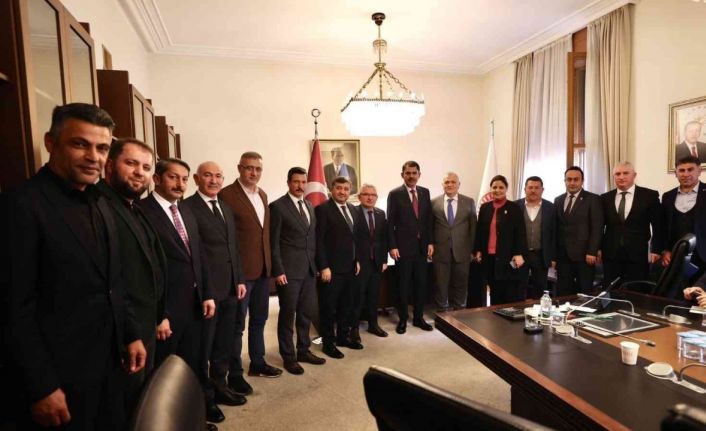 Giresun’un devam eden yatırım ve yeni projeleriyle ilgili Bakan Kurum’la görüştüler