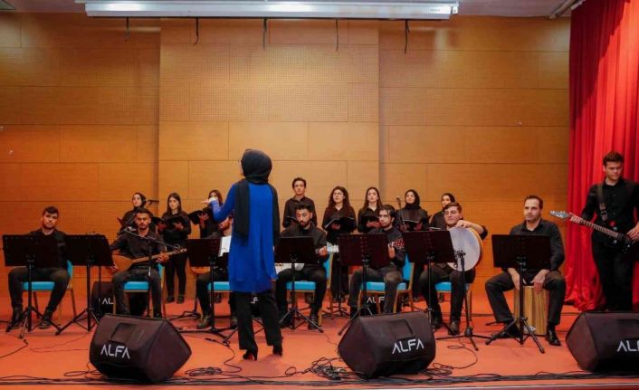Halkın üniversitesinde halk ezgileri yankılandı