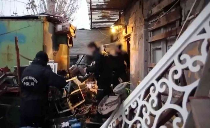 Hırsızlara 110 polis ile eş zamanlı şafak operasyonu: 22 gözaltı