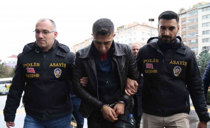 Hırsızlık için girdiği evde cinayet işlediği iddia edilen şüpheli adliyeye sevk edildi