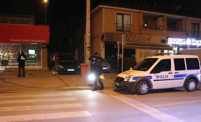 İki grup arasında çıkan kavgada kan aktı: 1 kişi silahla vurularak yaralandı