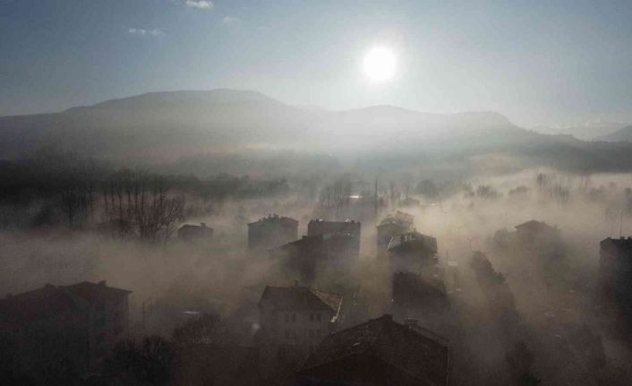 Ilgaz Dağı’nın eteklerini sis kapladı: Ortaya çıkan manzara havadan görüntülendi
